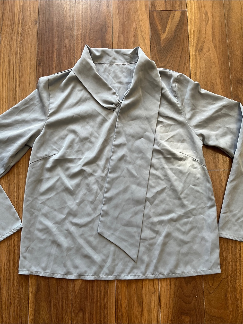 Womens Light Blue Tie-Neck Blouse Longsleeve Medium Formal Office Plain